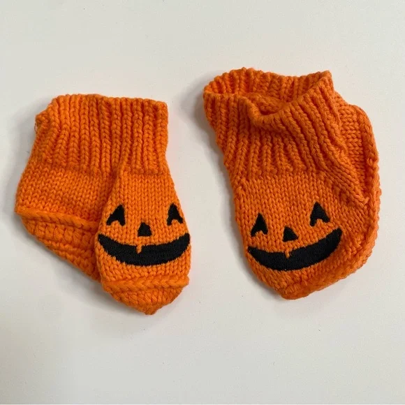Carter's Baby Halloween Jack-O-Lantern Pumpkin Knit Hat and Booties Set - Picture 6 of 7